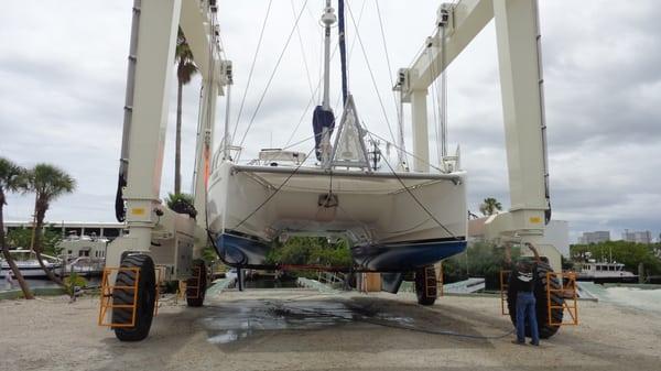 Hauling a 46' Catamaran with a 25' Beam.