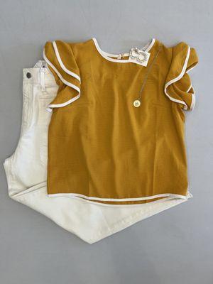 This gold top is perfect for game day and fall!