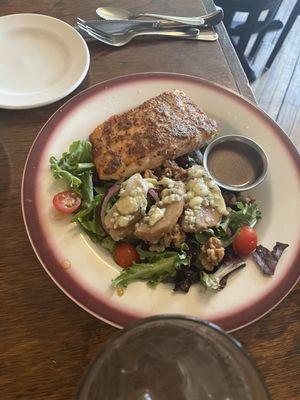 Honey glazed salad with salmon