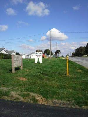 Friendly tooth sign