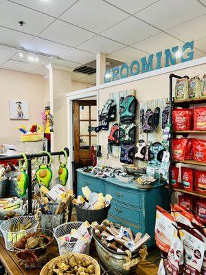 Pawtology Grooming & Pet Market