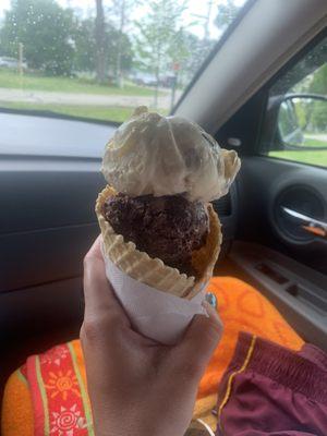 Double scoop waffle cone