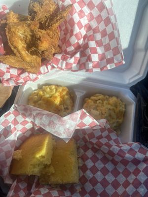 Fried Chicken 8 pc and Macaroni