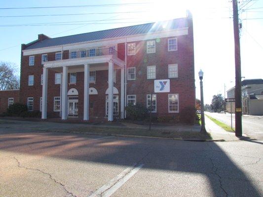 Frank P. Phillips Memorial YMCA in Downtown Columbus