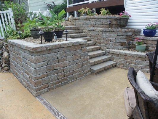 Hardscape supplies for both commercial and residential jobs.