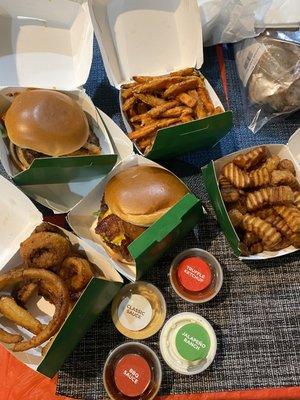 The whole order : Texas BBQ Bacon Burger / Ktown Burger / Sweet Potato Fries / Onion Rings / Truffle Fries