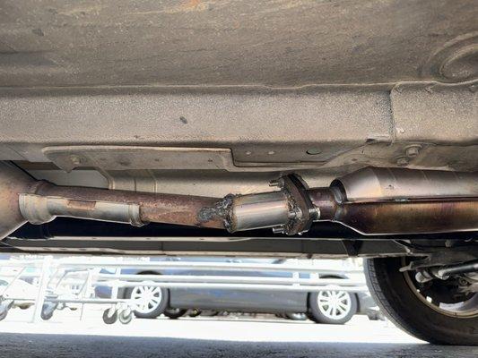 Replacement catalytic converter courtesy of L.A. Auto Center (close-up view of the welding)