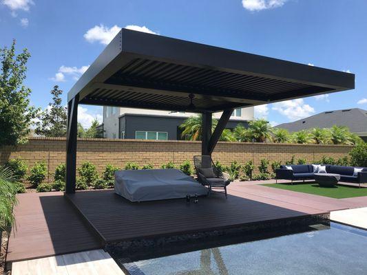 Cantilevered Pergola for lounging