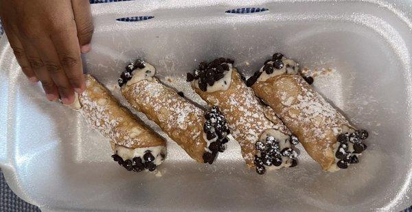 Small Cannoli