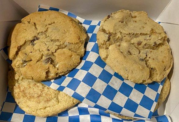 S'mores Cookie & Sweet & Salty Cookie