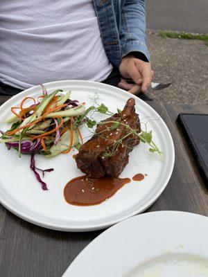 Tasting menu Short ribs with strawberry sauce