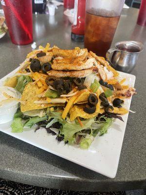 Taco salad with grilled chicken