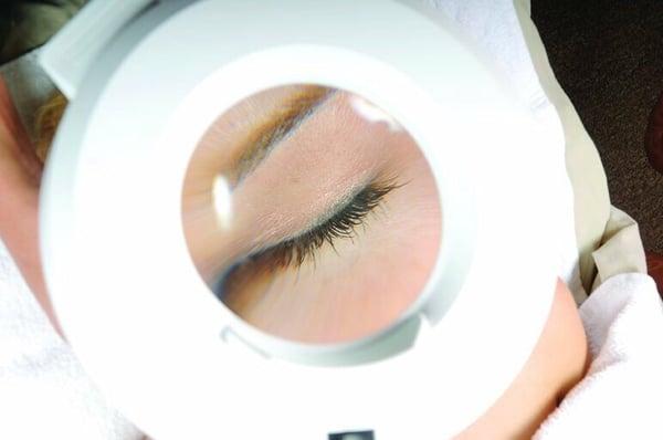 Eyelash tinting