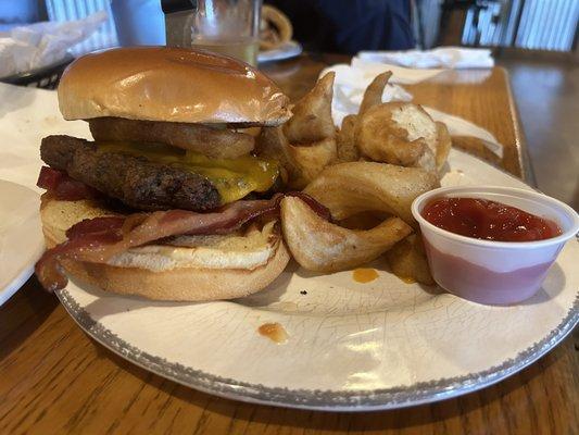 Elvis Burger + fries