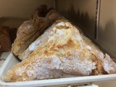 Palomas (apple turnover)