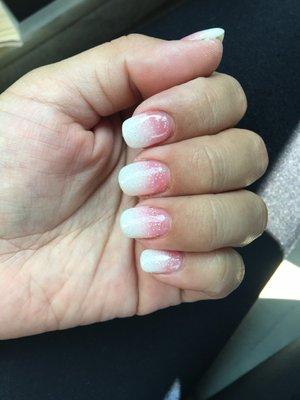 Ombré nail, pink & white