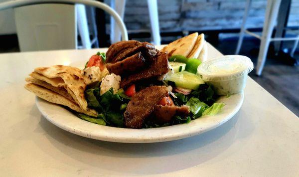 Basic salad with lamb