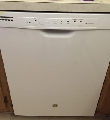 Brand new dishwasher sent to my apartment that is being managed by Malt Realty and Development.