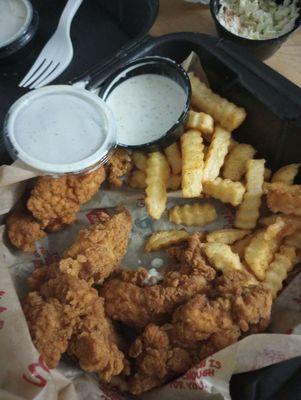 Chicken tenders & fries with ranch