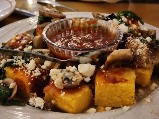 Polenta with feta, spinach and mushrooms