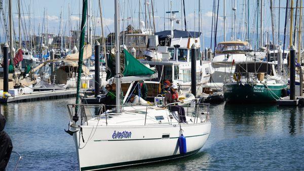 ASA 101 sailing class returning after a fun and educational day on the water.