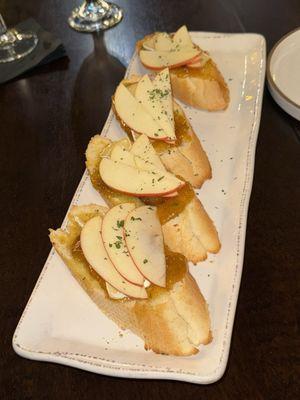 Apple, Brie Cheese, Bruschetta