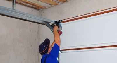 Garage door technician Rochester NY