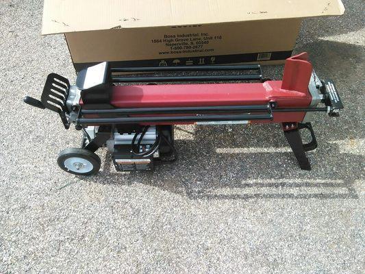 NEW Boss industrial 5 ton log splitter, electric motor, 2 yr limited warranty.  Other sizes and power plants available.