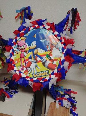 Sonic star piñata