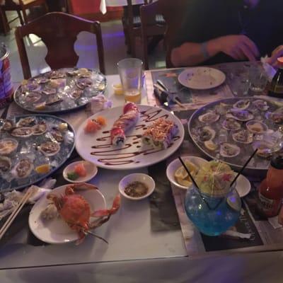 This is the shit!!!!!! 3 dozen oysters!!!!!!! So good !!!!!!