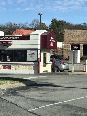 This place is just terrible this car sat and talked to the person inside for over an hour. was told that their blenders were out.