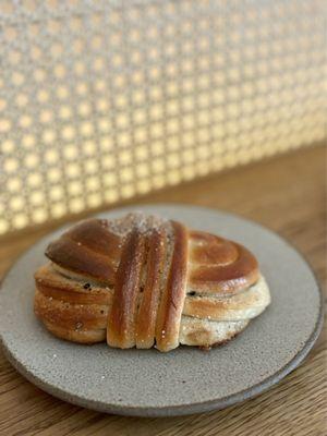 Cardamom Bun.