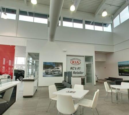 Welcome to Kansas City's own Shawnee Mission Kia!