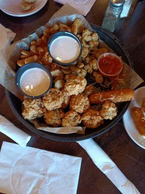 Pipeline platter 3 appetizers of your choice  Fried pickles, mozzarella sticks and fried mushrooms