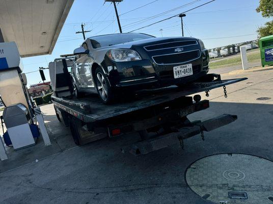 Roadside assistance towing in Dallas 24-7 tow truck service near you anytime you need it