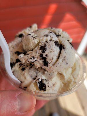 Single Scoop of their homemade ice cream flavor, Oreo Cheesecake - I absolutely love this flavor, soo creamy!