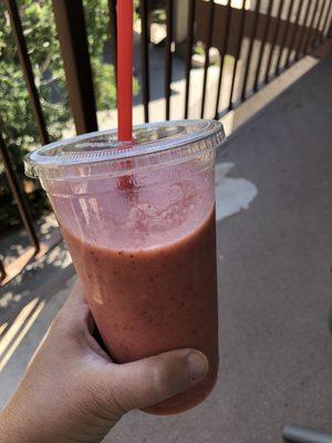 Strawberry banana smoothie