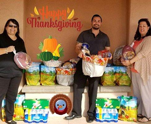 The Scottsdale Sunshine committee delivered dinners to needy families this Thanksgiving