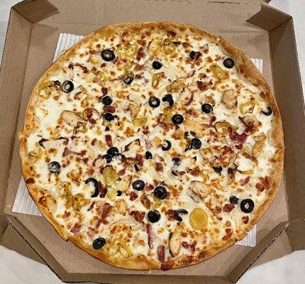 Large thin & crispy with Alfredo sauce, chicken, bacon, onion, banana peppers and olives