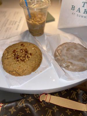 Peanut butter cookie & Cinnamon roll cookie