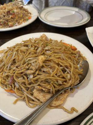 Chicken lo mein. Delicious!