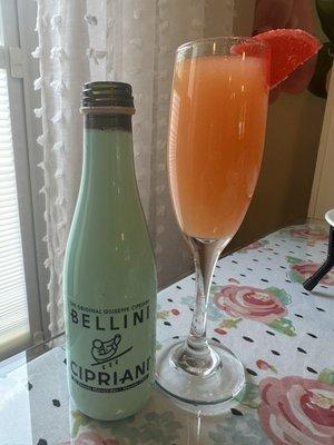 Jubellini glittery peach sparkling signature sip