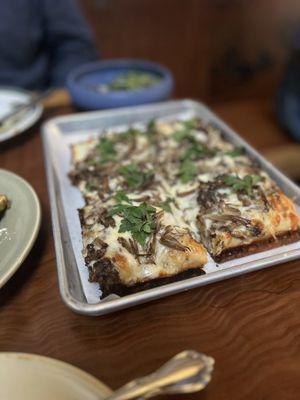 Mushroom pizza