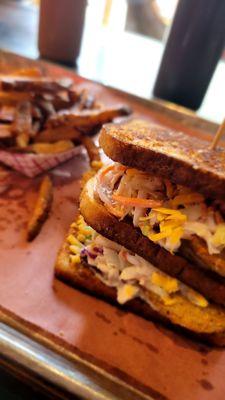 Fried green tomato sandwich w/fries