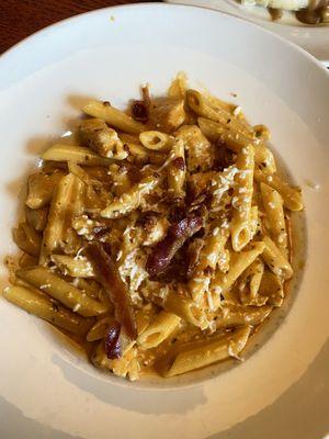 Lunch Vodka Chicken Penne ($13.95)