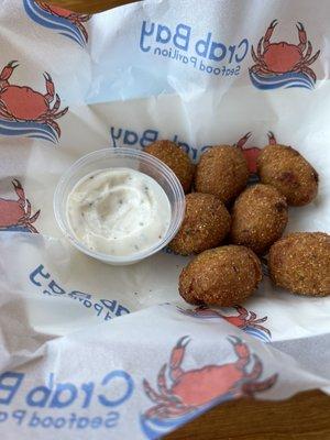 A07. 10 Pieces Hushpuppies