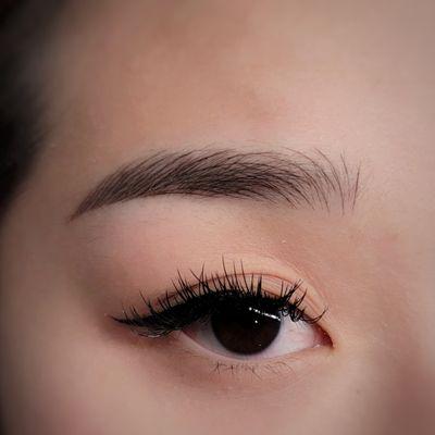 Microblading Eyebrow Semi-permanent Makeup Tattoo.