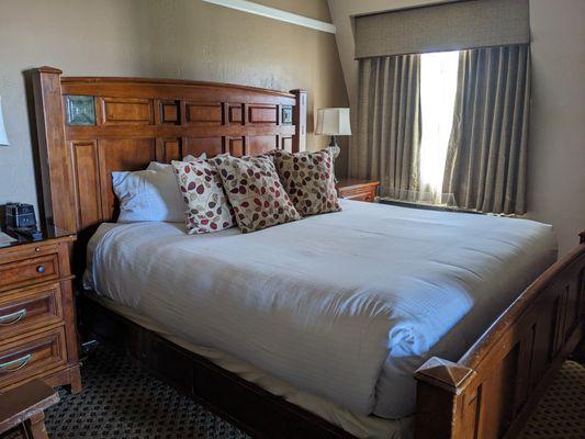 Bedroom in the El Tovar Suite