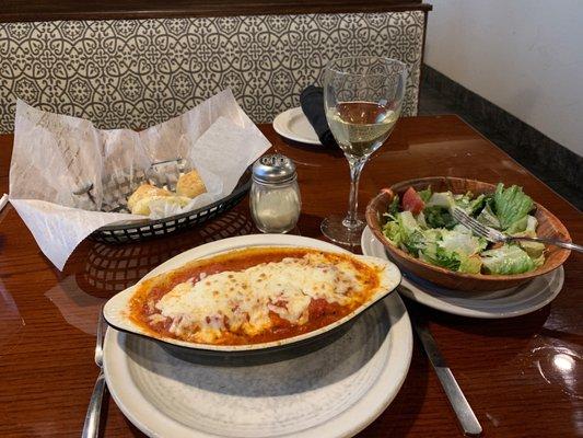 Lasagna, fresh sad and the best homemade garlic knots ever.