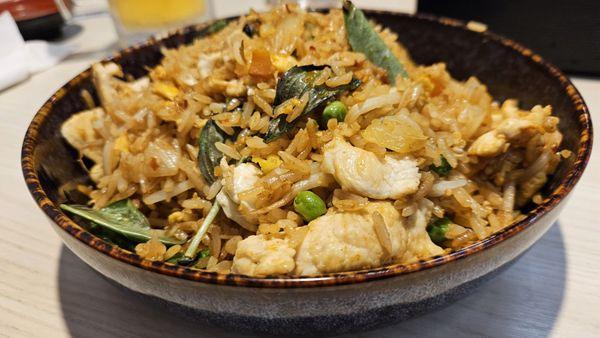 Spicy basil rice with chicken